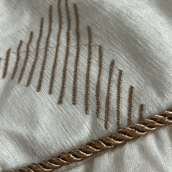 Tree Skirt - Picture 4 of 6